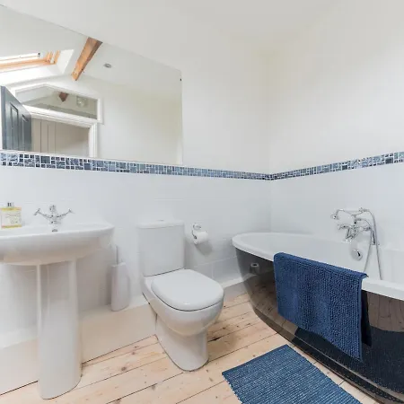 Mop Fair Sunny Garden Town Centre - Pass The Keys 펜션 *